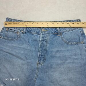 Forever 21 Womens High Waisted Denim Shorts Light Wash Frayed Hem Size 31 0225